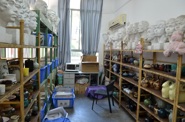 �Ĵ�����ѧԺ��ѵ���Ľ̾���