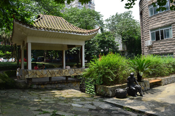 �Ĵ�����ѧԺУ԰��